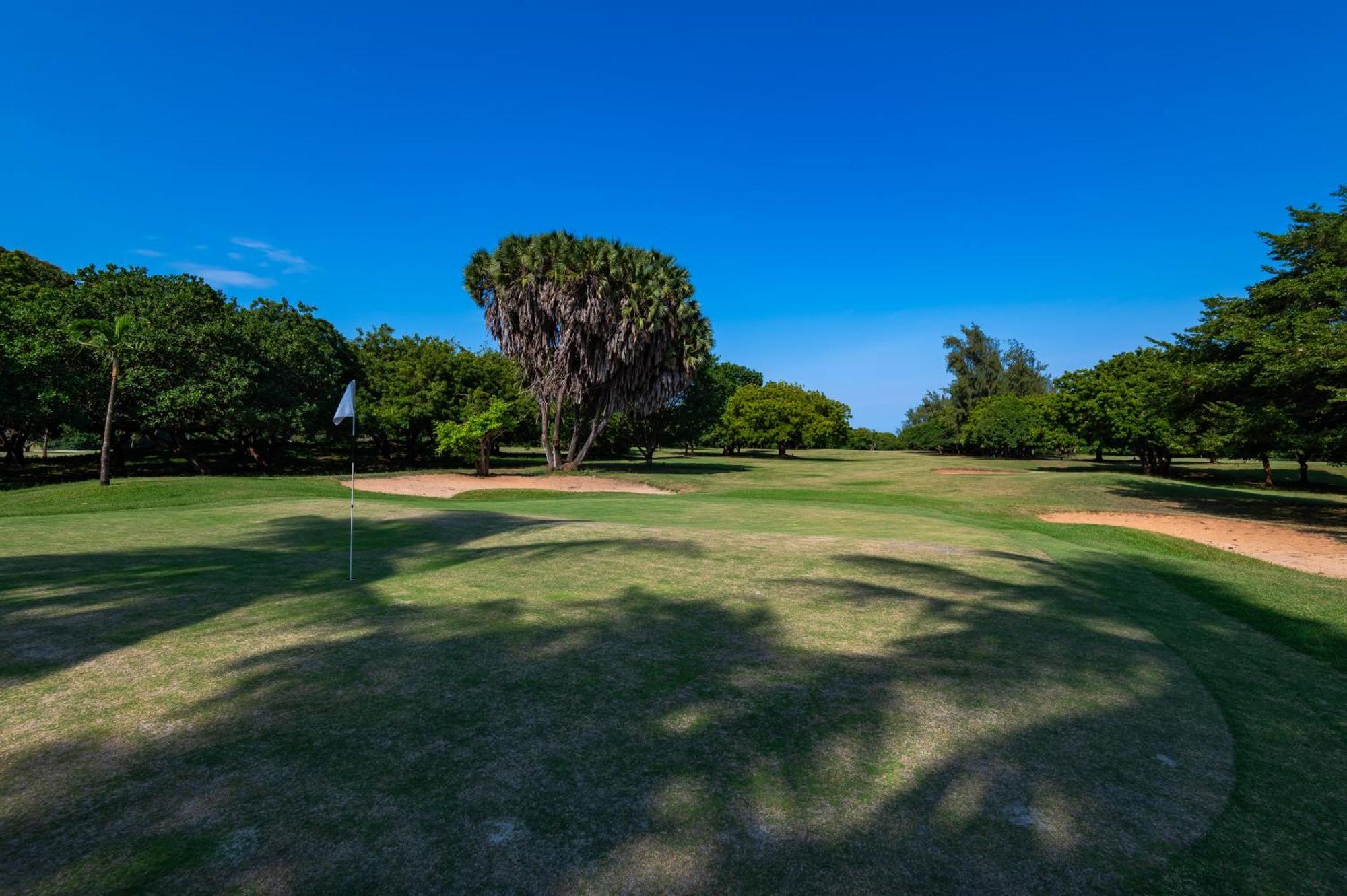Diamonds Leisure Beach & Golf Resort Diani Beach Εξωτερικό φωτογραφία Golf course at the resort