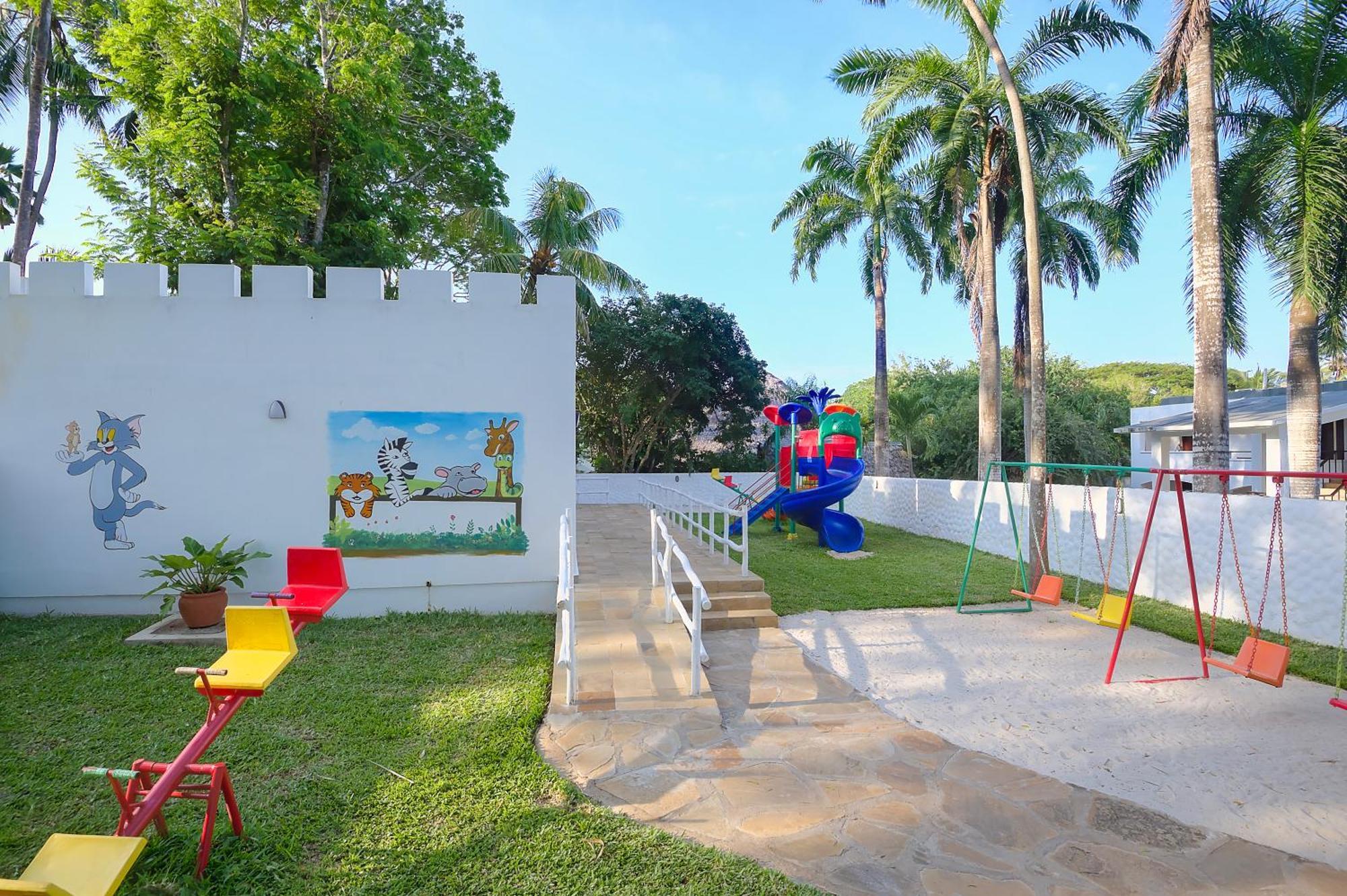 Diamonds Leisure Beach & Golf Resort Diani Beach Εξωτερικό φωτογραφία Playground
