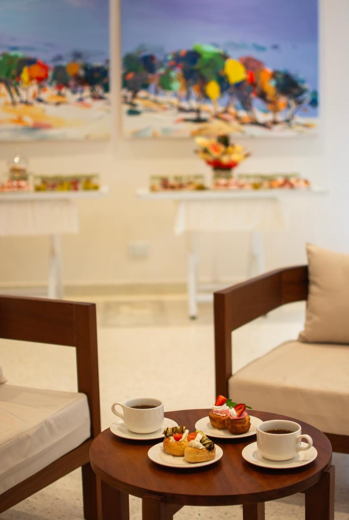 Diamonds Leisure Beach & Golf Resort Diani Beach Εξωτερικό φωτογραφία A typical waiting room
